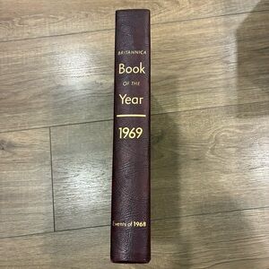 Vintage encyclopedia Britannica Book of the Year 1969